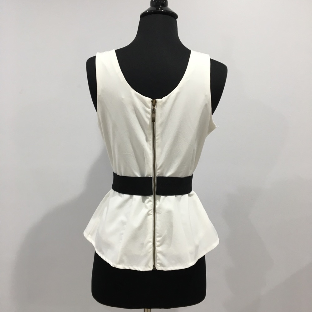 ALYTHEA Ruffle Top - Picture 3 of 8